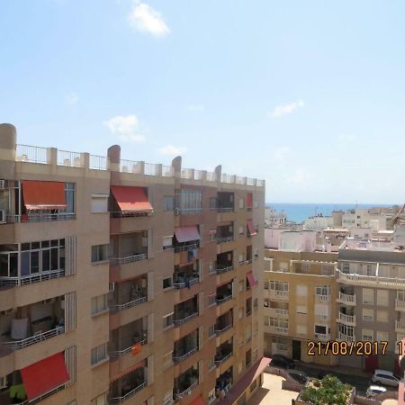 Cosy Studio Apartment In Torrevieja Bagian luar foto