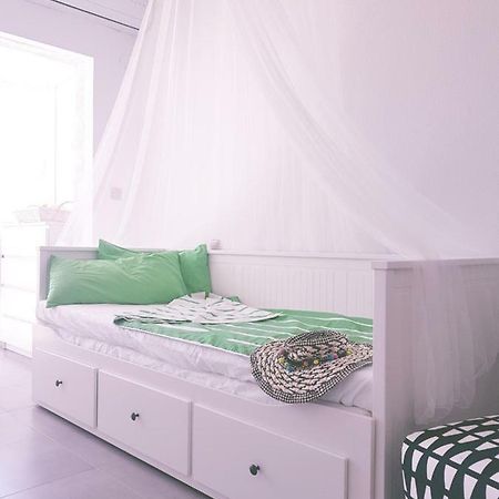 Cosy Studio Apartment In Torrevieja Bagian luar foto