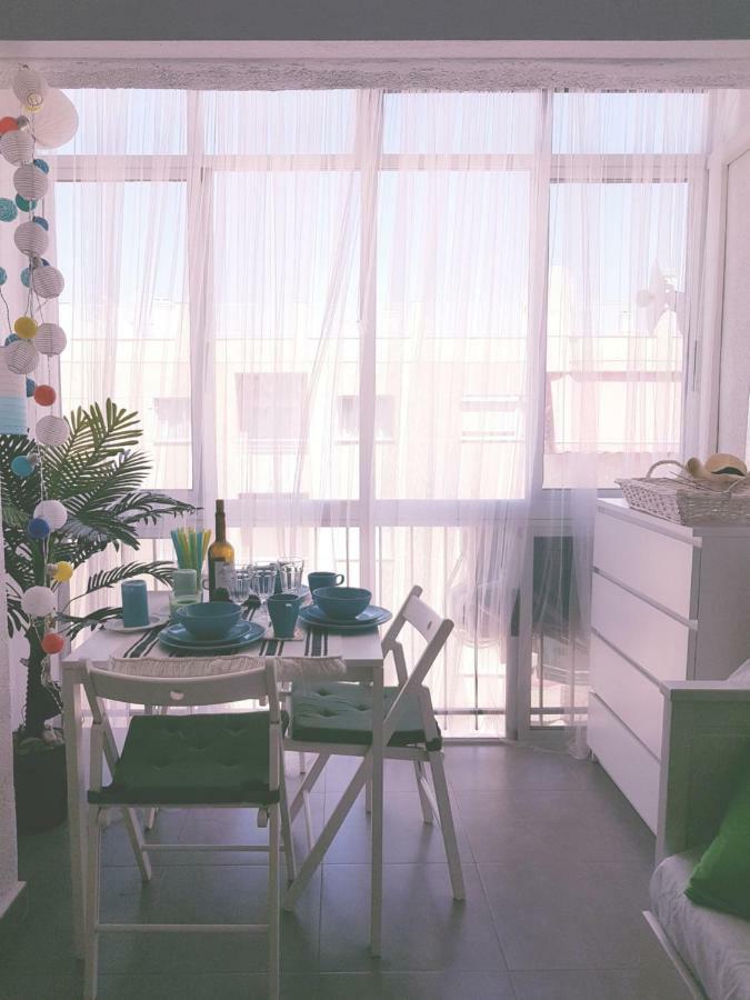 Cosy Studio Apartment In Torrevieja Bagian luar foto