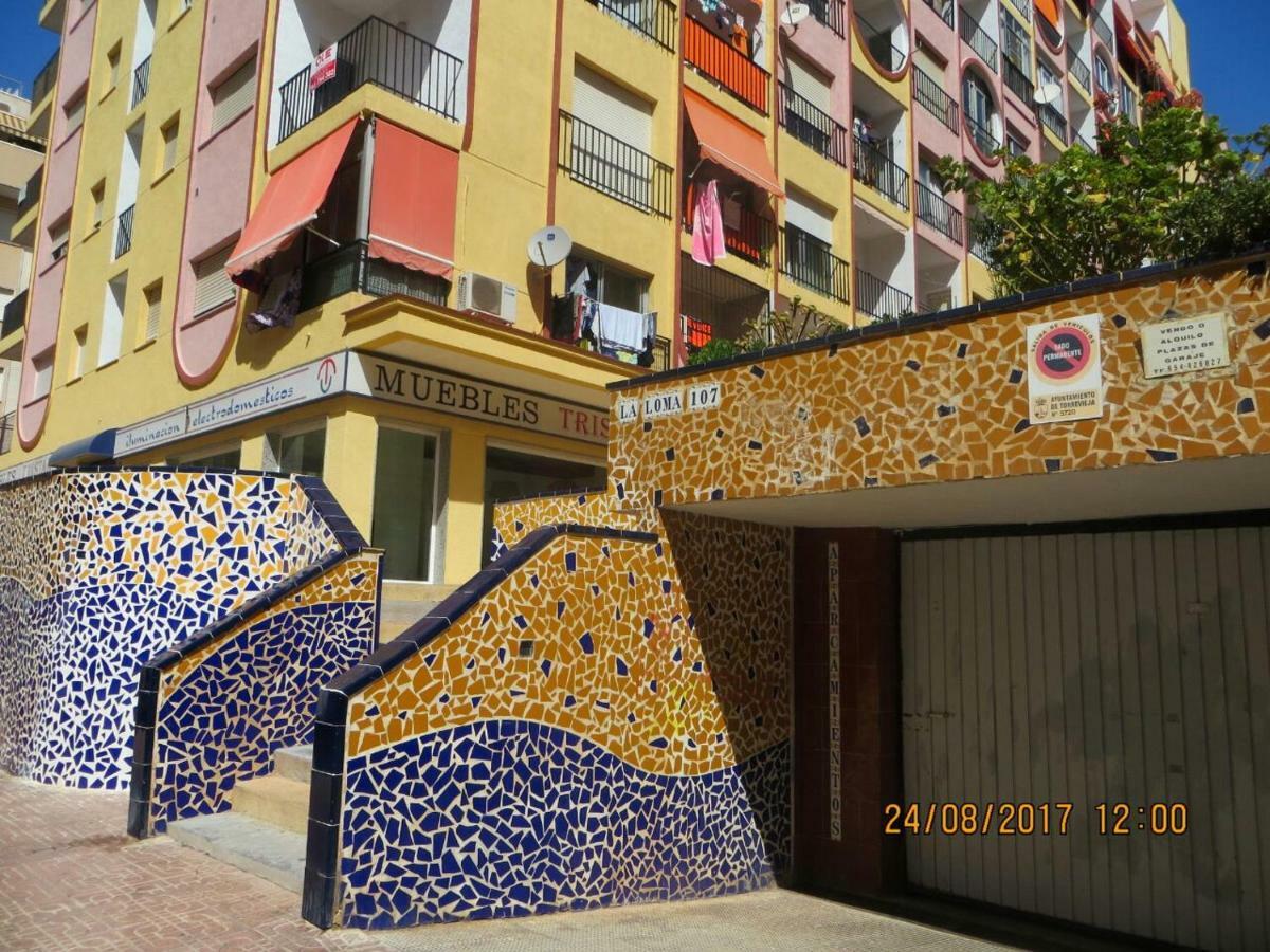 Cosy Studio Apartment In Torrevieja Bagian luar foto